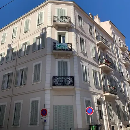 Cosy 55 M2 Avec Balcon Proche Centre Historique Et Apartament *