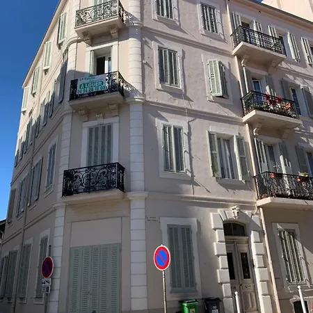 Cosy 55 M2 Avec Balcon Proche Centre Historique Et Apartament Tulon